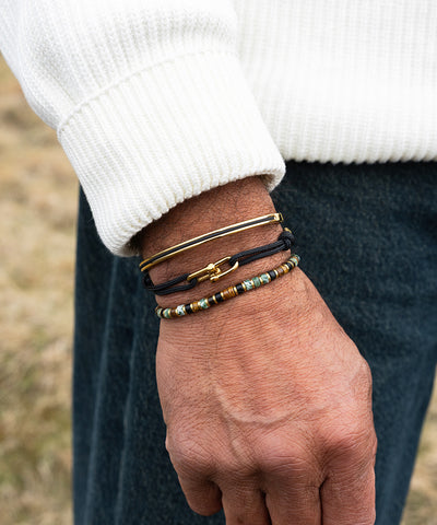 Daunting Dean Black | Gold
